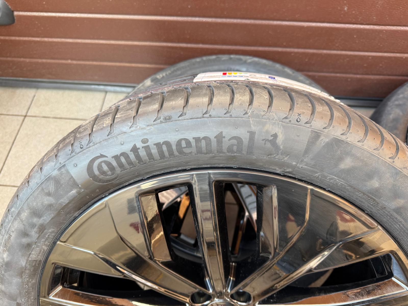 Original Volvo XC90 Black Edition Facelift Wheels with Tires Continental r21 - Image 2