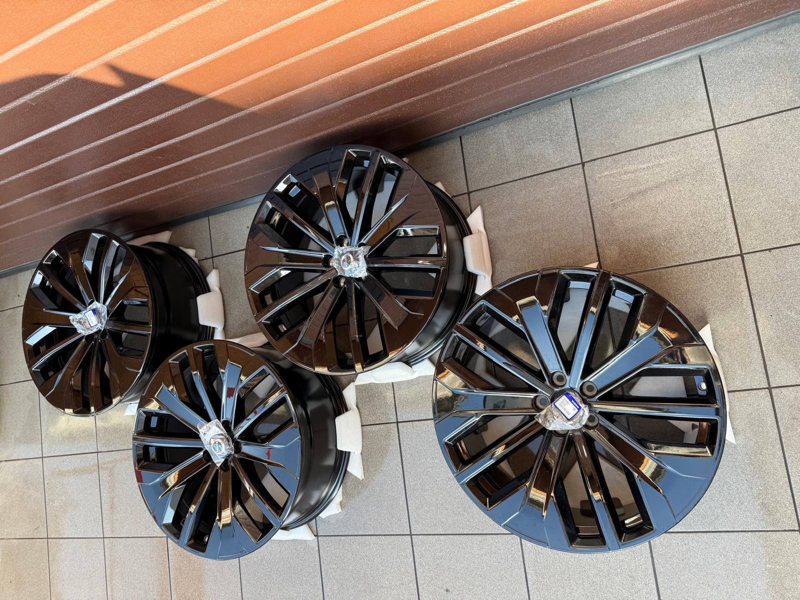 Original Volvo XC90 Black Edition Facelift Wheels r21 - Image 2