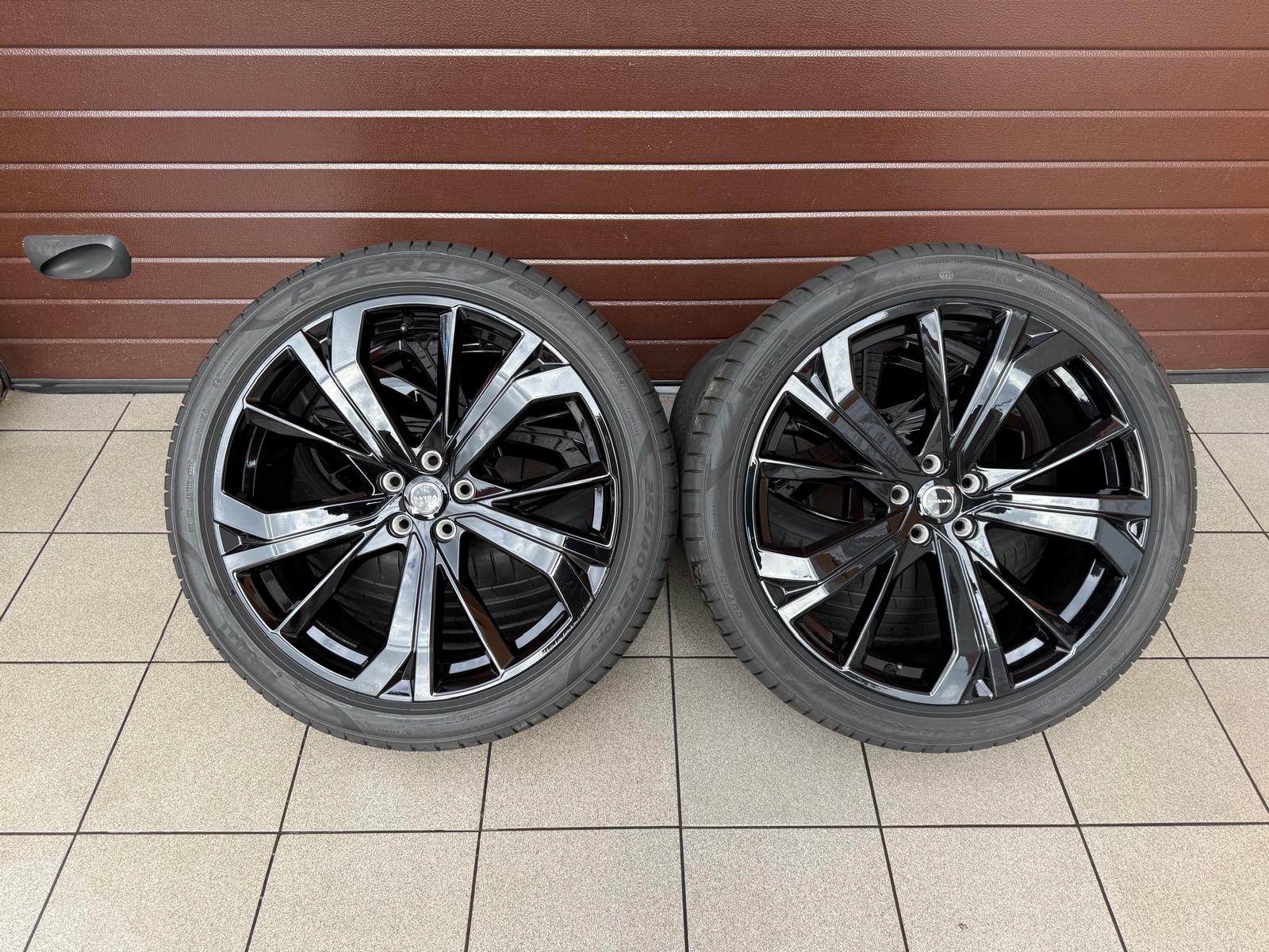 Original Xc60 Black Facelift rims with summer tires Pirelli r21