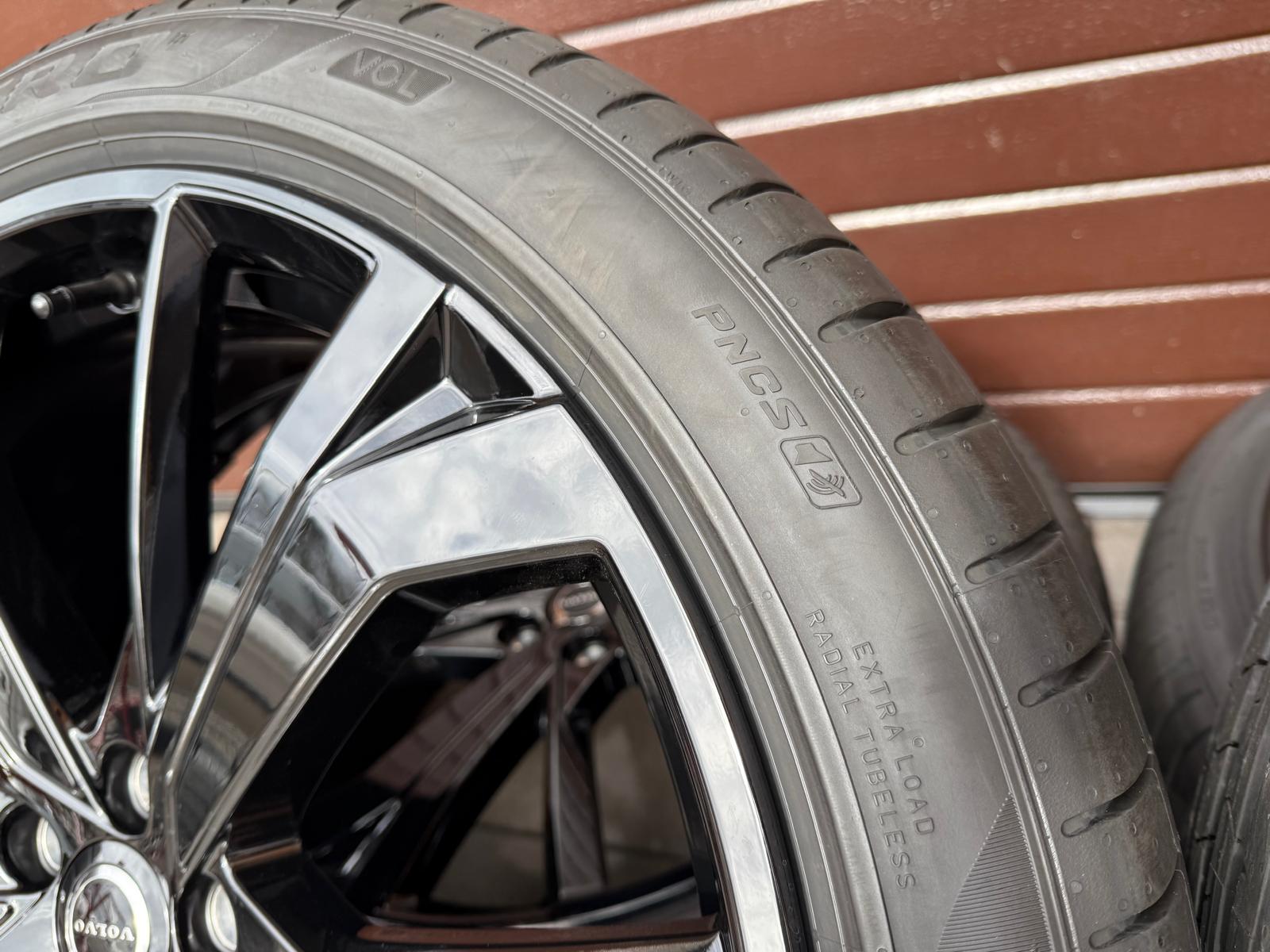 Original Xc60 Black Facelift rims with summer tires Pirelli r21 - Image 4