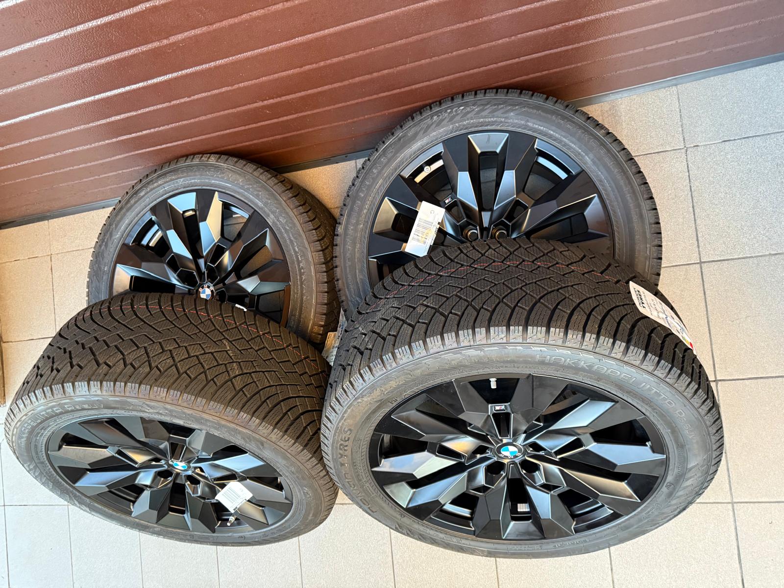 Original Winter G09 XM Style 917M Double Spoke Jet Black, Wheels with pressure sensors, Nokian tires r21