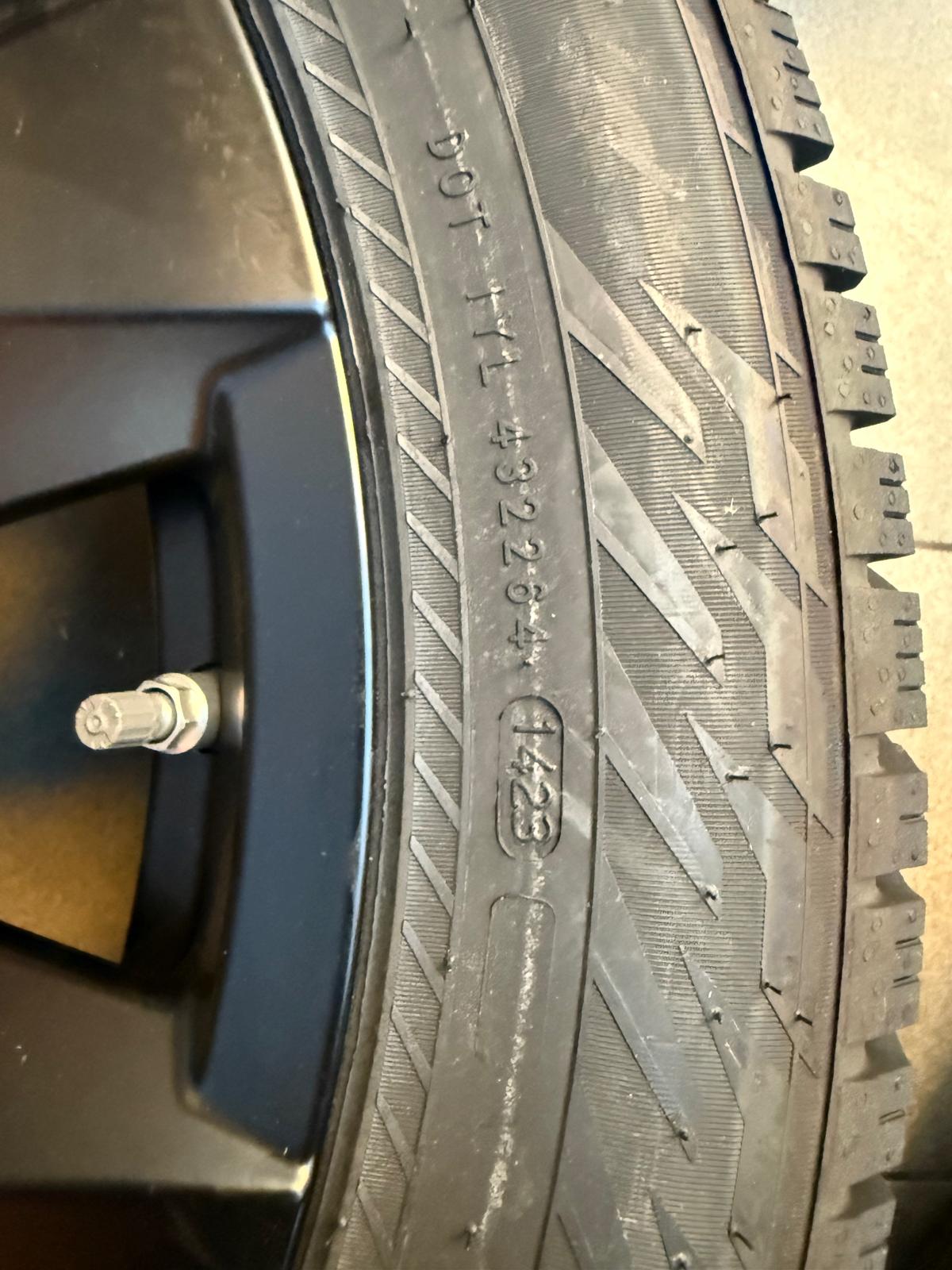 Original Winter G09 XM Style 917M Double Spoke Jet Black, Wheels with pressure sensors, Nokian tires r21 - Image 4