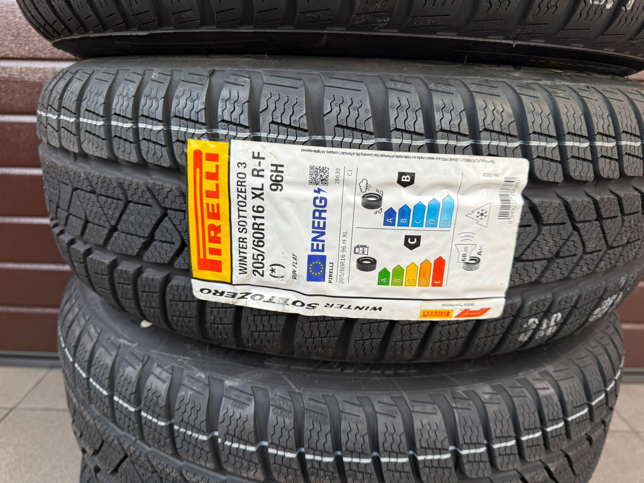 205/60r16 Pirelli Winter Sottozero 3 (*) R-F Winter tire set - Image 2