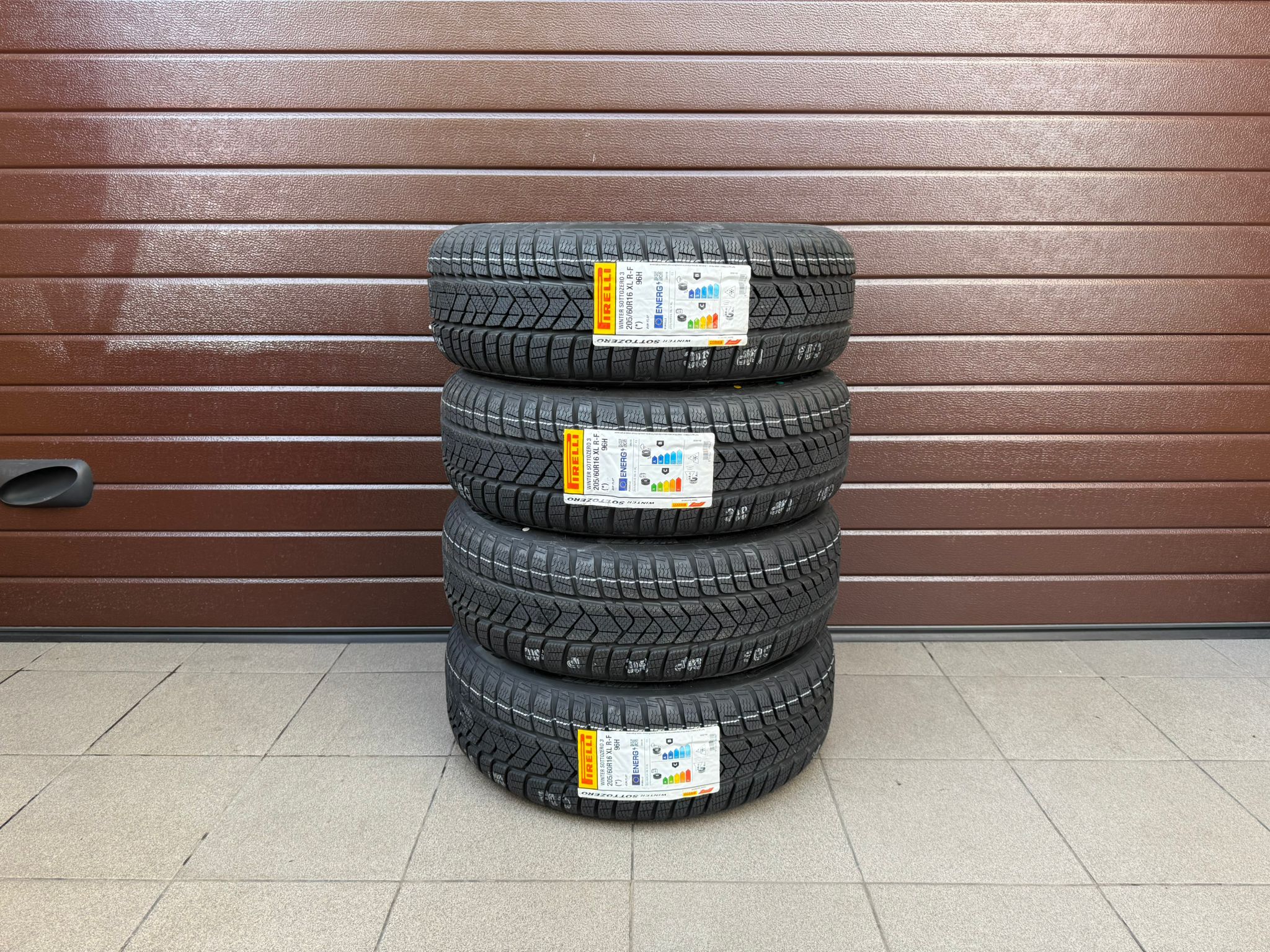 205/60r16 Pirelli Winter Sottozero 3 (*) R-F Winter tire set