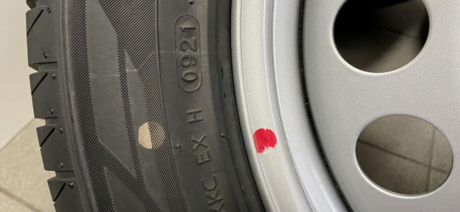 Original V Class Vito W447 W448 rims with summer tires Hankook Ventus Prime2 MO-V r17 set - Image 3