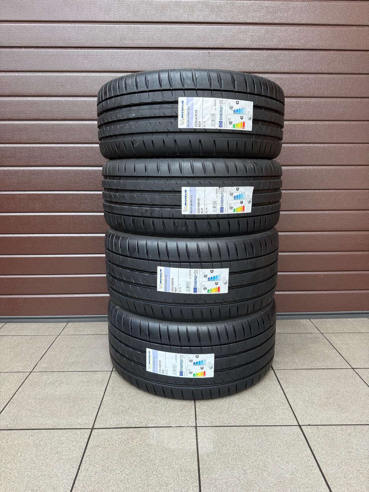 225/40r19 Front 255/35r19 Rear Michelin Pilot Sport 4 S XL (*)